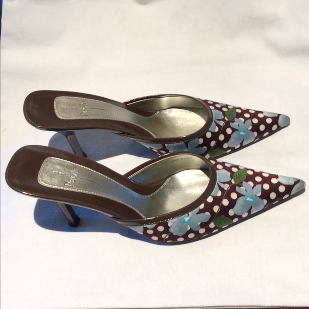 Pointed Mules size 6
